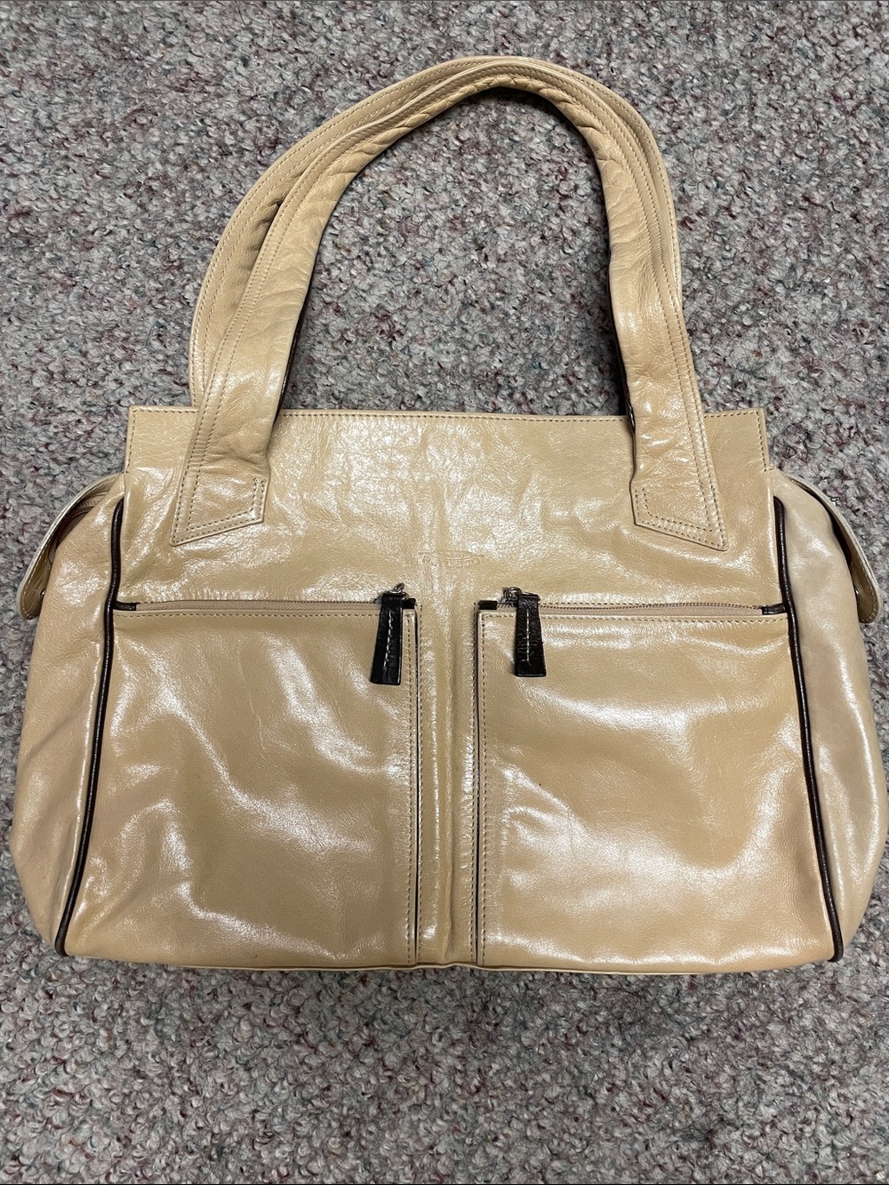 Petuscho Women's Beige Leather Tote Bag with Front Zip Pockets